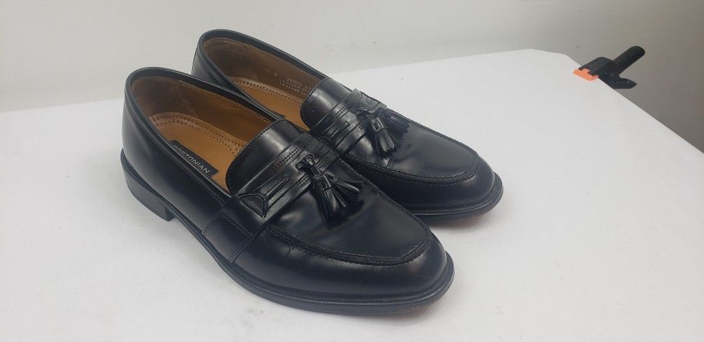 Bostonian Men's 10 M Black Leather Tassel Loafers Dress Shoes 25050