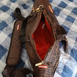 UNISEX  [ RARE ]  🦈 SHARK 🦈 BAG  LIKE NEW  NICE COOL BAG EVERYONE LIKES THIS SHARK BAG VERY COOL $89  NEED SELL ASAP 👈