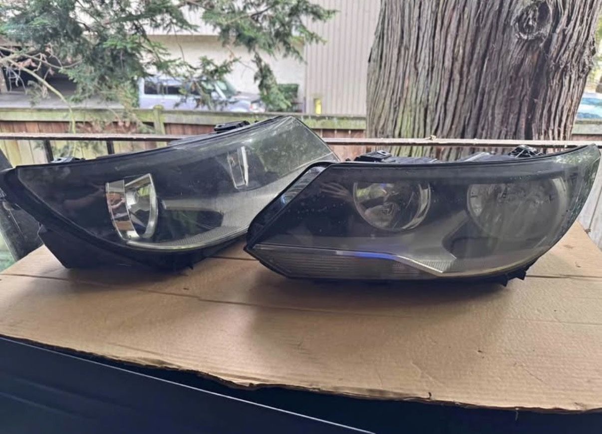 Headlights Volkswagen Tiguan 2012-2017