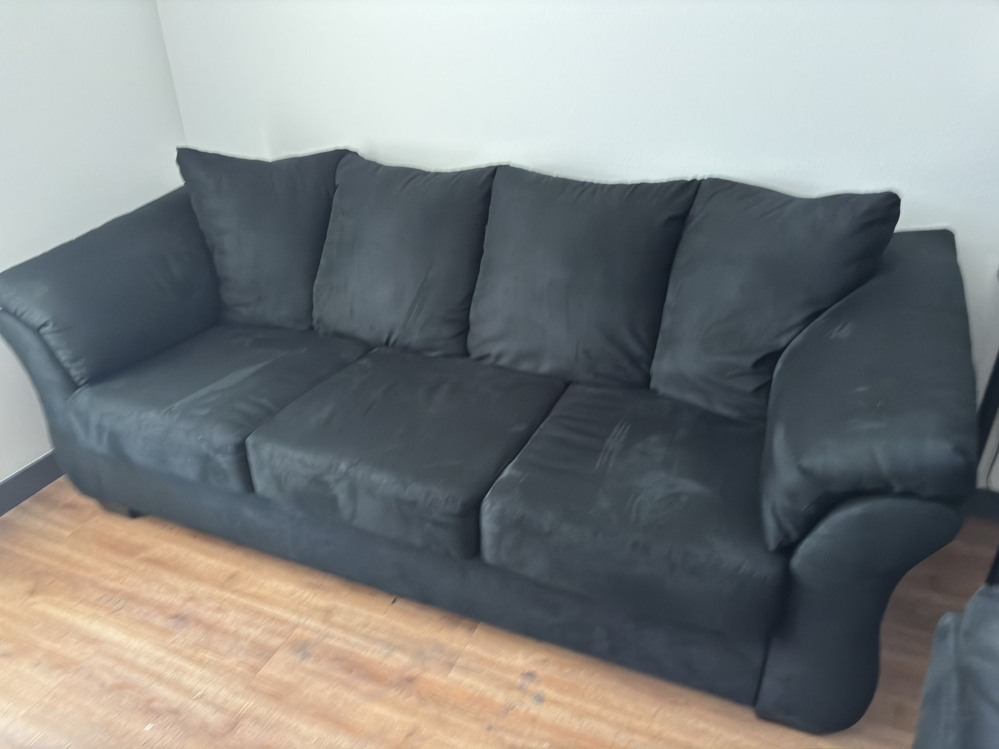 Ashley Furniture Darcy Sofa (Black)