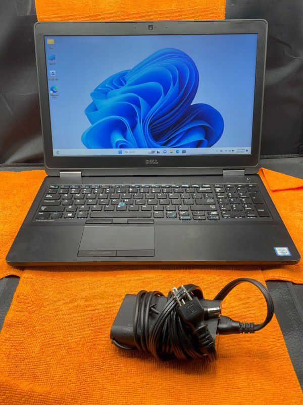 i5 Dell Latitude E5570 Laptop (8GB/256GB) - Win 11 Pro