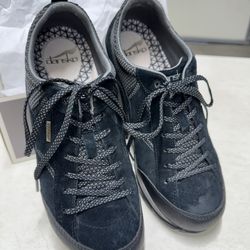Dansko Women's Outdoor Sneakers - Size 8