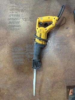 Dewalt Saw
