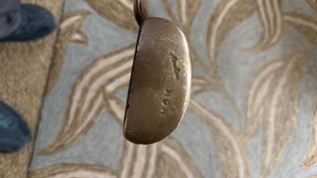 Axaline golf putter