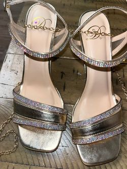 Gold Heels ✨️💃