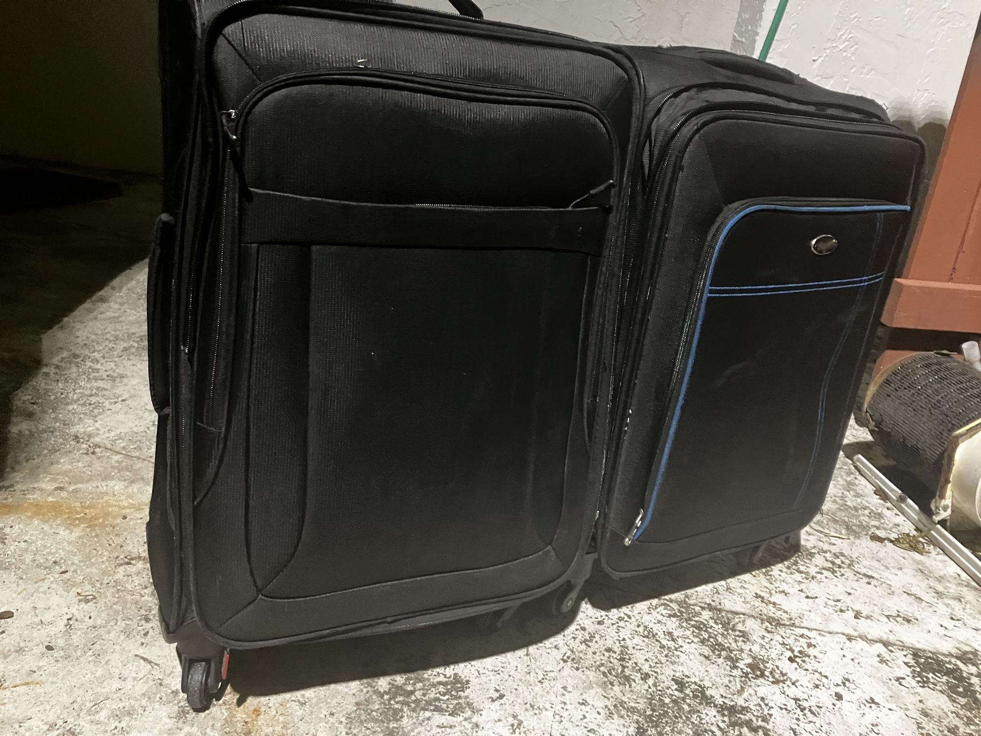 Olympic USA Traveling Luggage (4 Wheeler)