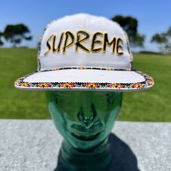 NWOT SUPREME BEADED 6 PANEL HAT CAP WHITE SS19