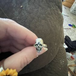 Women’s Skull Ring 