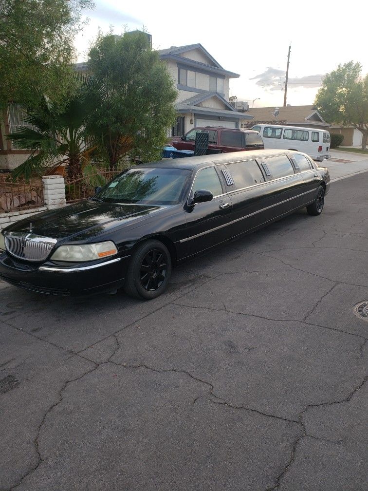 Lincoln Limousine