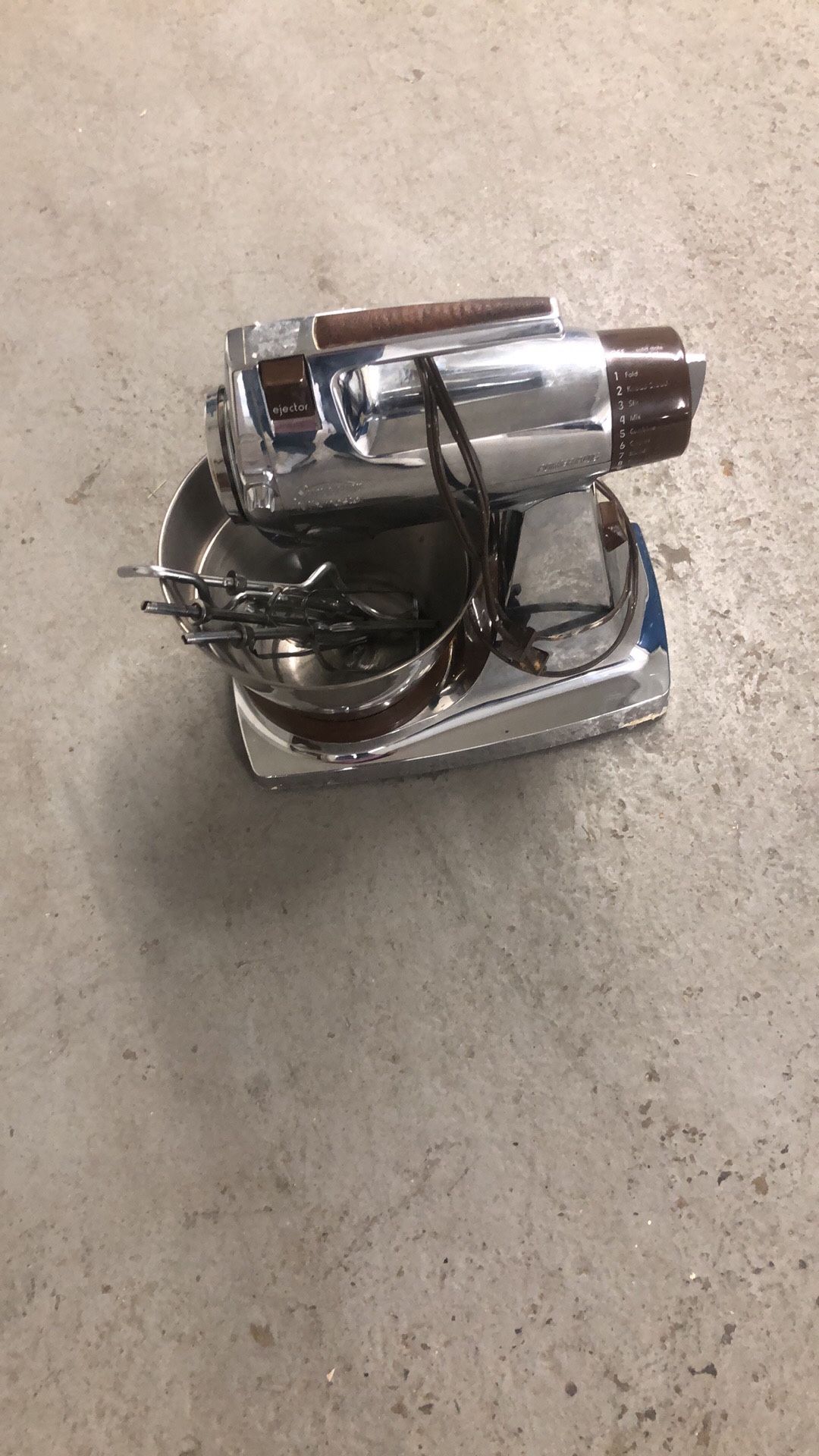 Sunbeam mixer with the all attachment