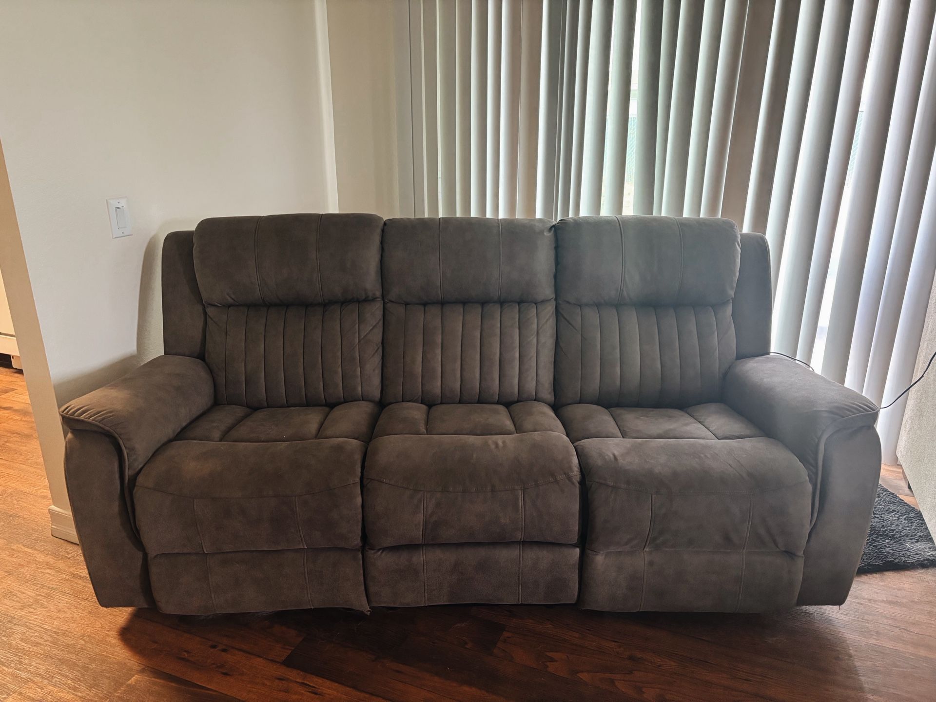 3-Seater Reclin Couch – Electric + USB Charging