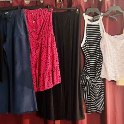 111 Ladies Clothing Items Size Small