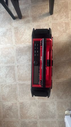 Milwaukee packout radio