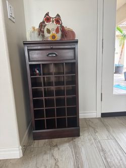 Wine stand