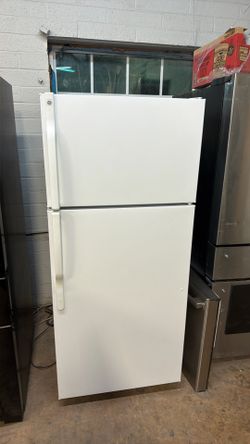 Single Two Doors Refrigerator Very Standard Clean And working Fine 18 Ft Cu W28” D24” H64” General Electric We Deliver 