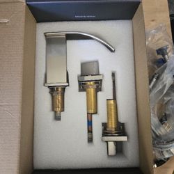 BATHROOM FAUCET