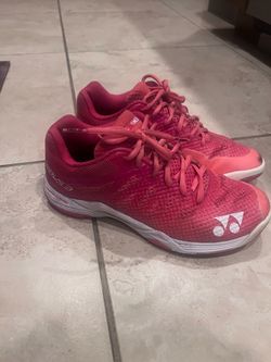 Yonex Aerus 3 indoor court shoes - size 7