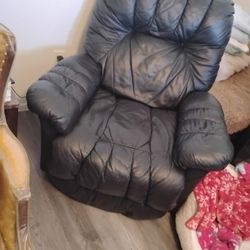 A Lazy Boy Recliner Soft Leather Black