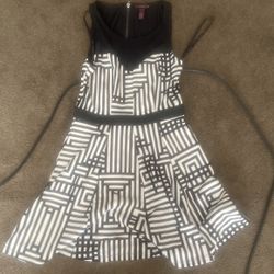 Juniors Dress