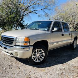 2006 GMC Sierra Vortec Max! Only 166k Miles!