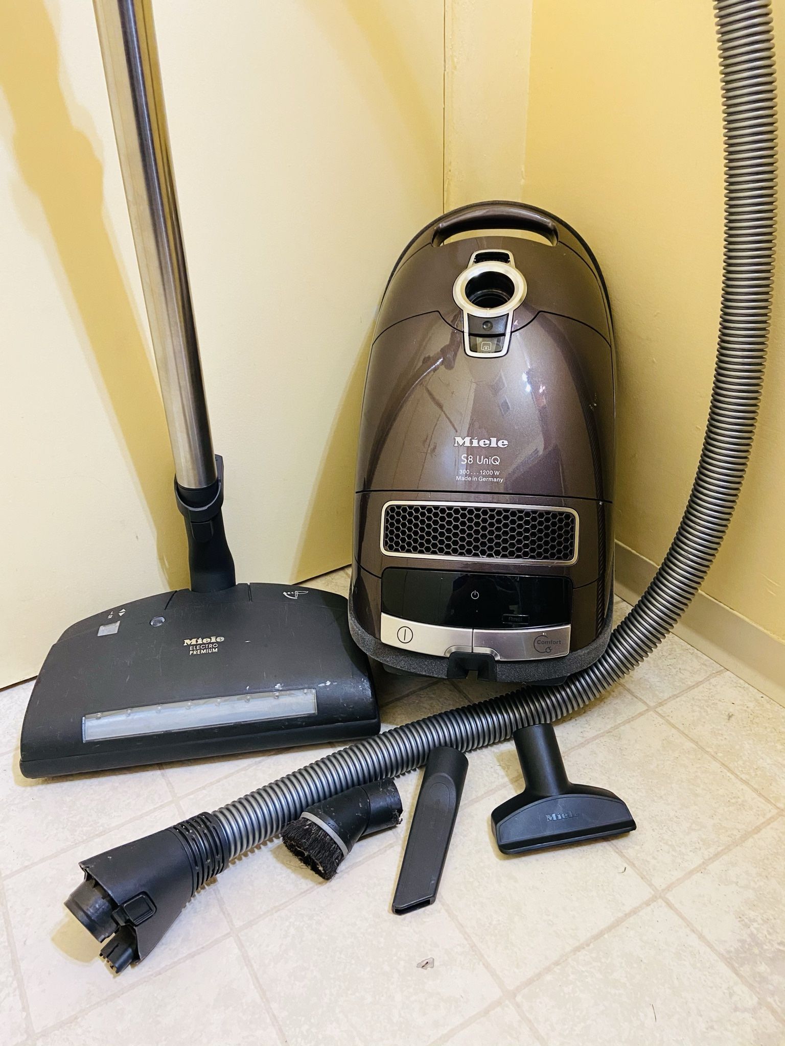 Miele S8 Uniq Canister Vacuum Cleaner