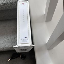 ARRIS SUIRFboard® SB G6782-AC Modem/Router