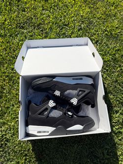 Jordan 4’s ‘White Thunder’