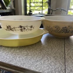 Lot Of 3 Vtg Pyrex Dishes
