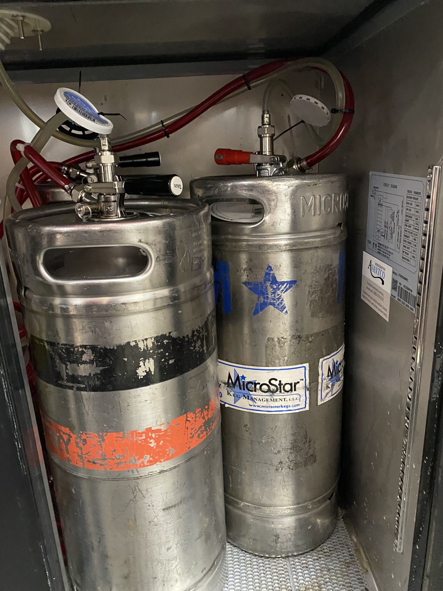 Avantco UDD48HC Four Tap Kegerator Beer Dispenser Black, (2) 1/2