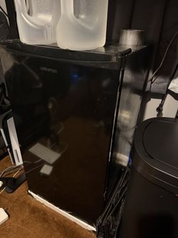 Upstreman 3.2 Cu.Ft Mini Fridge with Freezer, Single Door