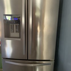 French Door Refrigerator 