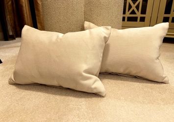 Set of 2 Cream Lumbar Throw Pillows