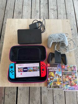 Nintendo switch with 2 Games