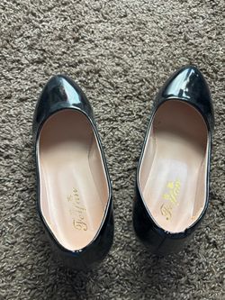 Woman dress shoes black