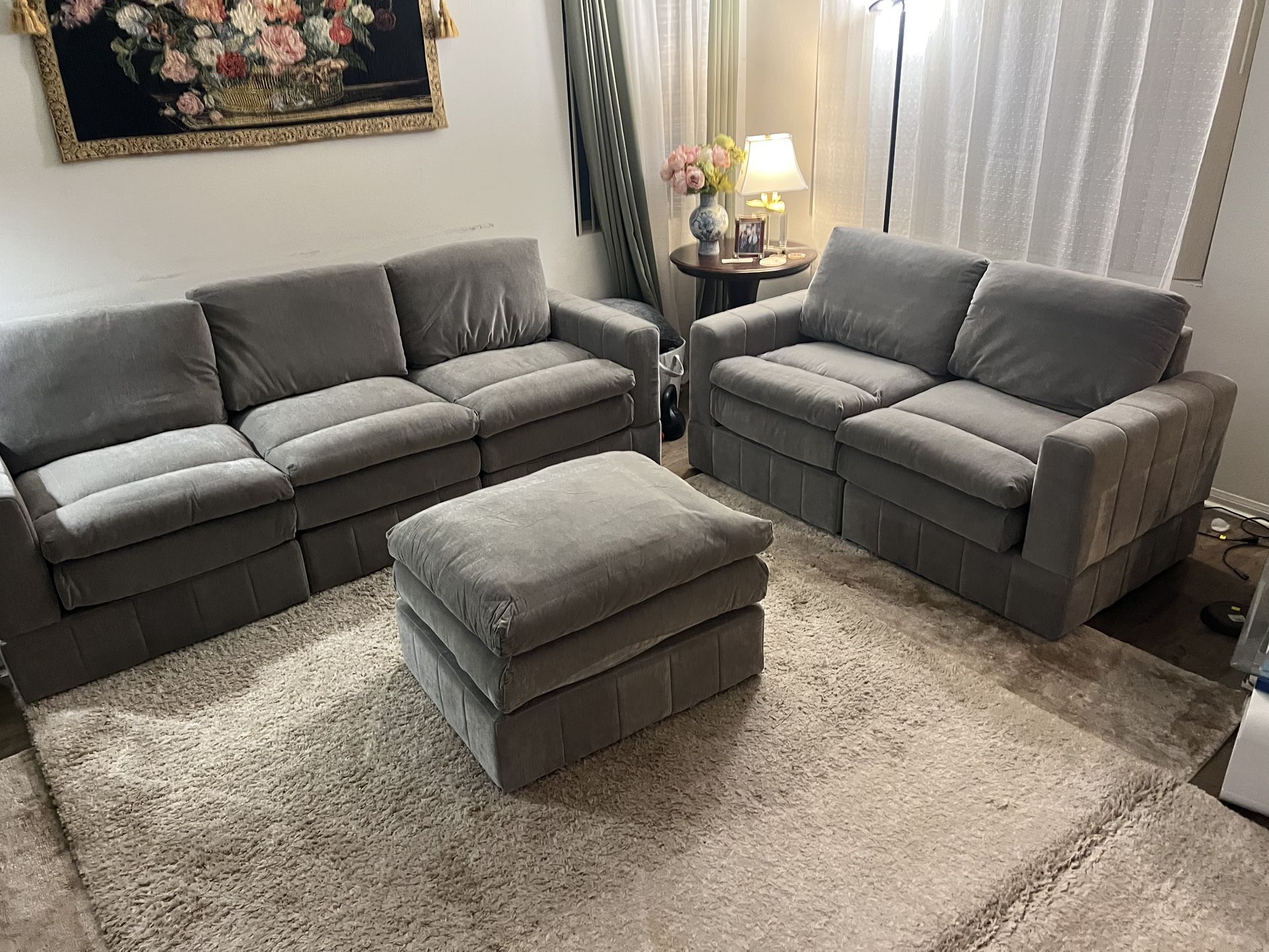New 6 Piece Modular Sectional. Grey. Free Delivery!