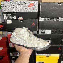 Kobe A.D. Mid Pure Platinum size 8.5 USED 