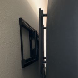 Samsung 65in TV+ Wall Mount 