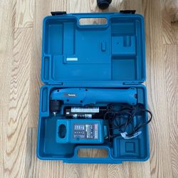 Makita Battery Operated 90 Degree Right Angle Drill In Excellent Condition. 