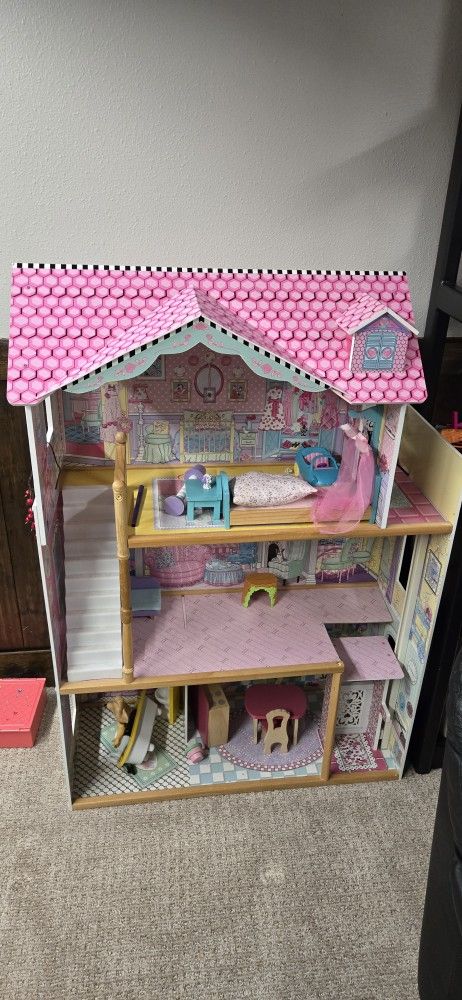 Kidkraft Dollhouse