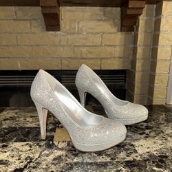 Glitter Silver Heels Size 6.5