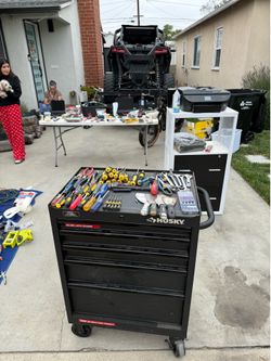 Husky Tool box - rolling