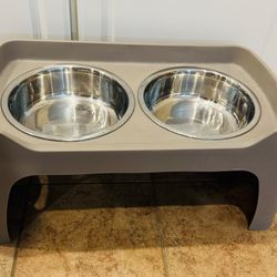 Raised Dog Pet Stand w/ Double Stainless Steel Bowls - Missing silicone on base rim - $10 