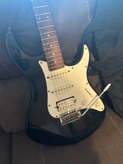 Yamaha Electric Guitar with Case Professionally Tuned Plays Great! $150 Firm