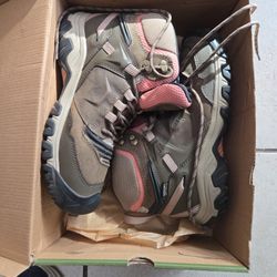 Keen Woman's Size 10.5 Hiking Boots