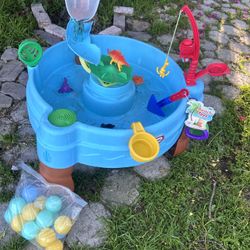 Little Tikes Water 💦 Table Plus Toys 