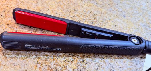 FHI HEAT professional flat iron