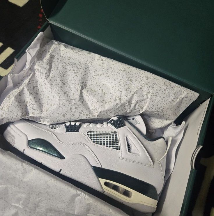 Air Jordan 4 Oxidized Green 10.5