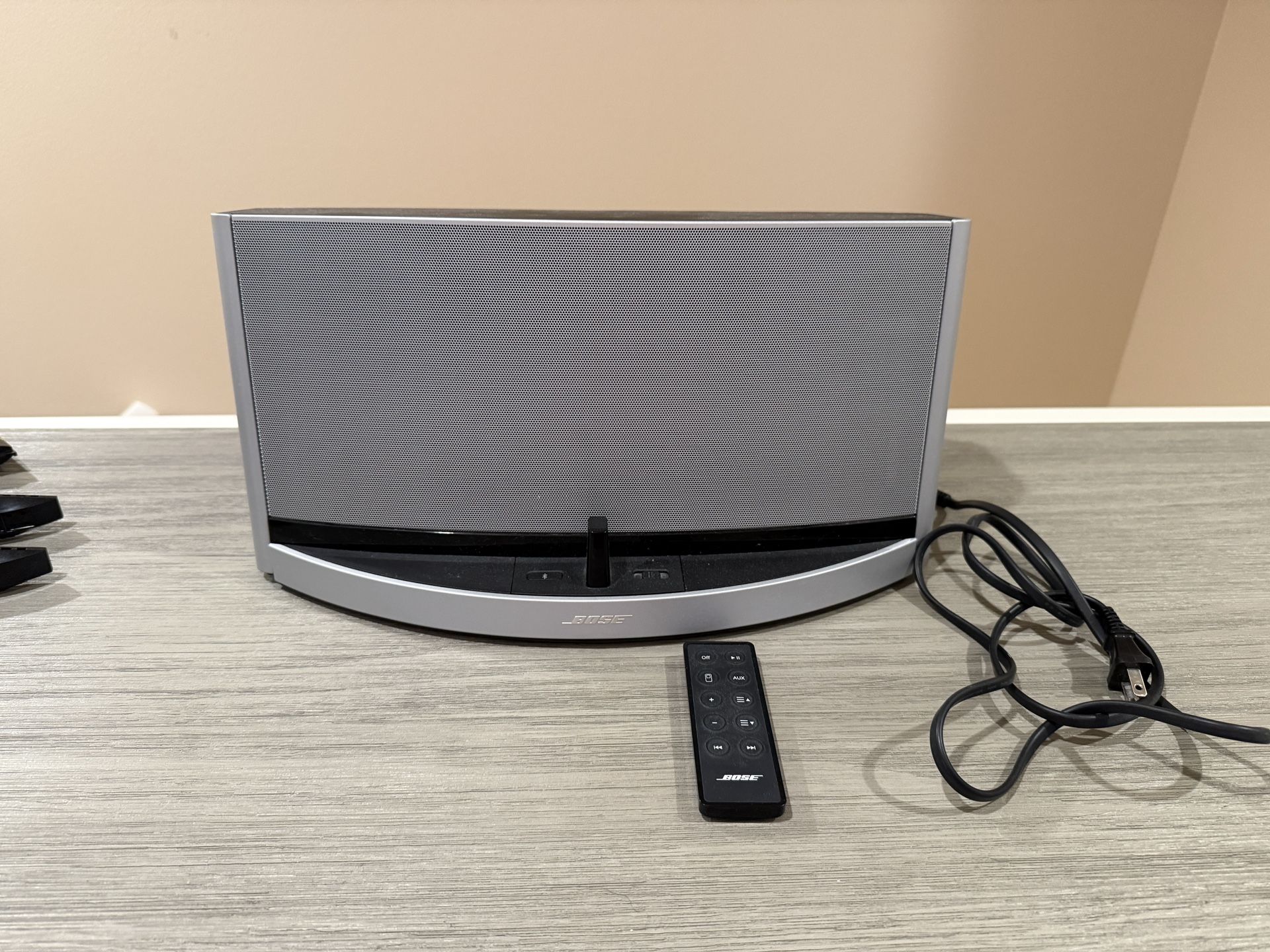Bose SoundDock 10 Digital Music System w/ Remote