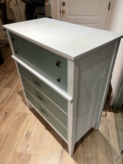 Vintage dresser