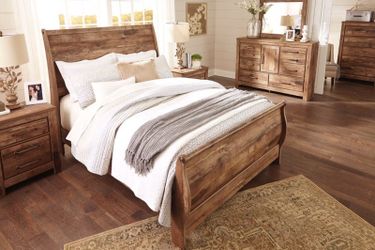 New In Box Ashley Furniture Bedroom Group ❤️